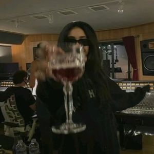 Meet your Posher, Auri